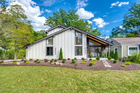 561 Upland Rd, Bay Village, OH 44140