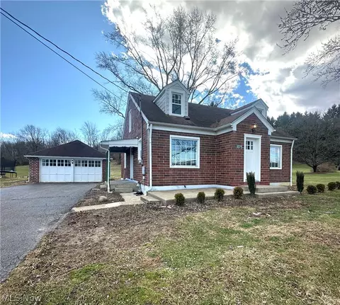 1075 Bacon Ave, East Palestine, OH 44413