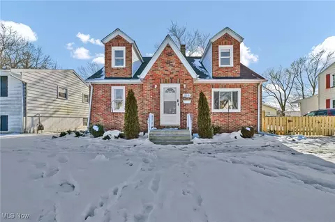 210 Louisiana Ave, Elyria, OH 44035