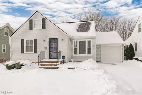 1304 Irene Rd, Lyndhurst, OH 44124