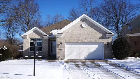 519 Cheswyck Ct, Akron, OH 44321