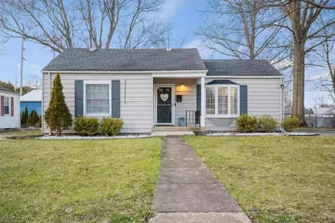 32 W Lincoln St, Oberlin, OH 44074