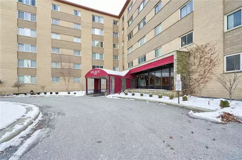 18501 Hilliard Blvd, Rocky River, OH 44116