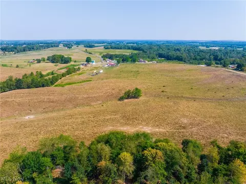 Lewis Road, Salineville, OH 43945