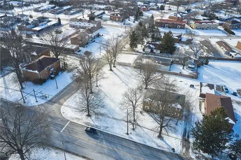 96 S Miller Rd, Fairlawn, OH 44333
