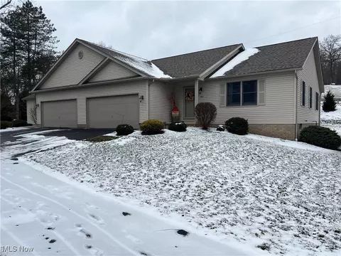 209 Aspen Dr, Dover, OH 44622