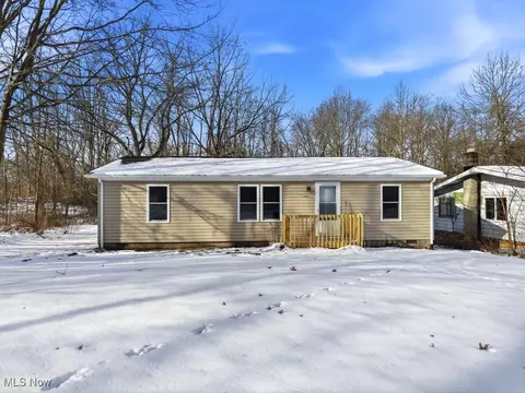6809 Sumner Rd, Ravenna, OH 44266