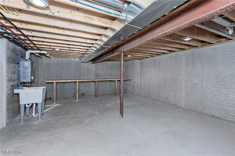 16008 Button St, Middlefield, OH 44062 photo 40