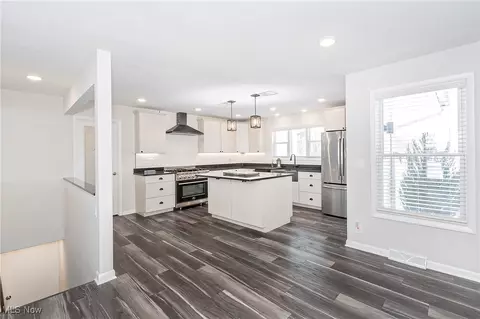 16008 Button St, Middlefield, OH 44062 photo 9