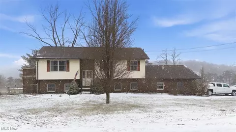 130 Melody Ln, Marietta, OH 45750