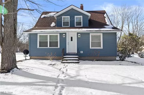 8010 Baumhart Rd, Amherst, OH 44001