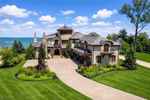 32894 Lake Rd, Avon Lake, OH 44012