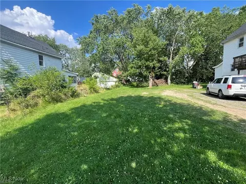 2227 18th St SW, Akron, OH 44314