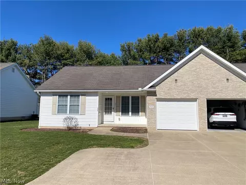 313 Abby Ln, Hartville, OH 44632