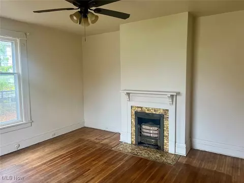 Living - 1273 E State St, Salem, OH 44460 photo 1 of 2