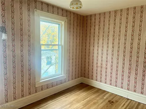 Bedroom - 1273 E State St, Salem, OH 44460 photo 2 of 2