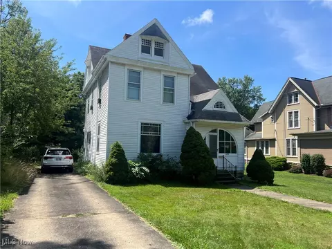 Exterior - 1273 E State St, Salem, OH 44460 photo 1 of 1