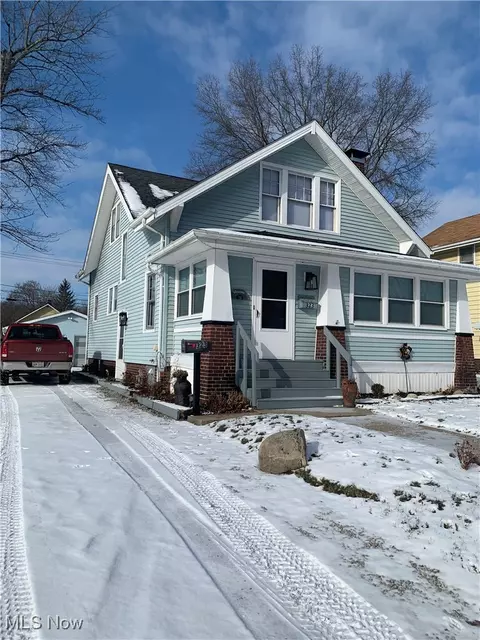 323 Wabash Ave N, Brewster, OH 44613