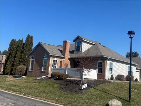 4391 Hunters Chase Ln, Wooster, OH 44691
