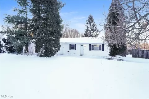 820 Sioux Ln, Macedonia, OH 44056