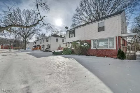 1554 E 256th St, Euclid, OH 44132 photo 3
