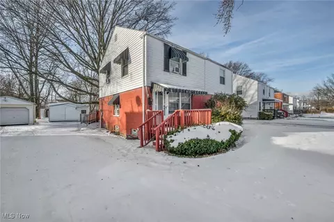 1554 E 256th St, Euclid, OH 44132 photo 2