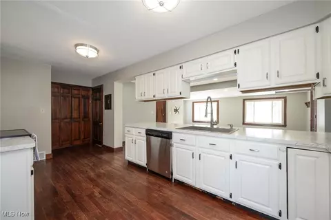 Kitchen - 349 E Mennonite Rd, Aurora, OH 44202 photo 2 of 3
