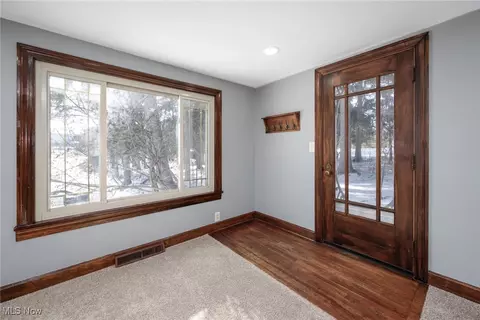 Entry Way - 349 E Mennonite Rd, Aurora, OH 44202 photo 3 of 4