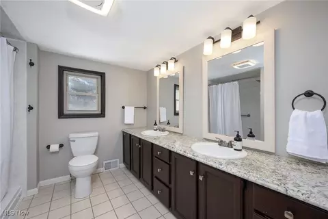 Bath - 349 E Mennonite Rd, Aurora, OH 44202 photo 2 of 3