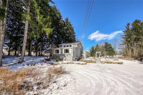 349 E Mennonite Rd, Aurora, OH 44202