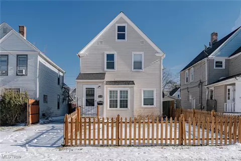 2131 W 104th St, Cleveland, OH 44102