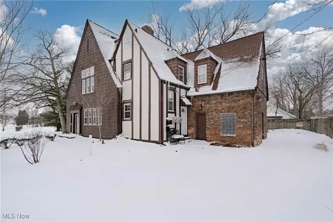 13935 Southington Rd, Cleveland, OH 44120