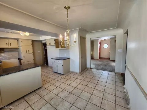 587 Edison St, Struthers, OH 44471 photo 5