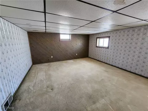 587 Edison St, Struthers, OH 44471 photo 15