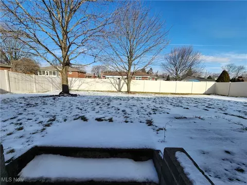 587 Edison St, Struthers, OH 44471 photo 19