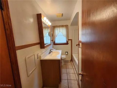 587 Edison St, Struthers, OH 44471 photo 13