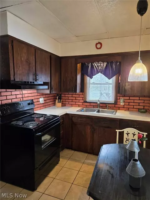 Kitchen - 1300 Mount Vernon Ave, Akron, OH 44310 photo 1 of 1
