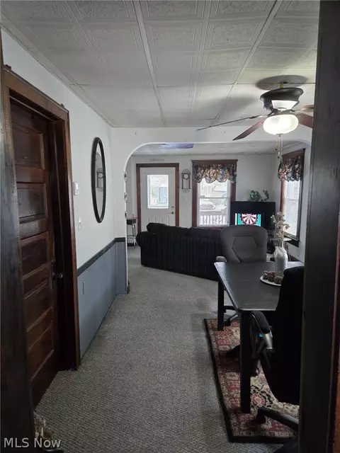 Entry Way - 1300 Mount Vernon Ave, Akron, OH 44310 photo 1 of 2