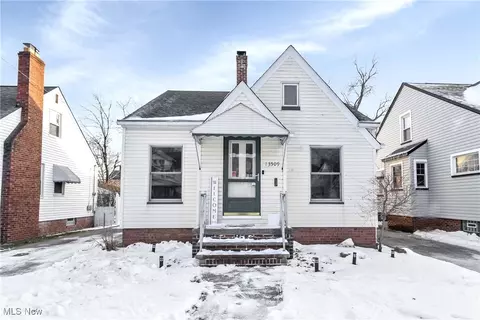 13509 Wainstead Ave, Cleveland, OH 44111
