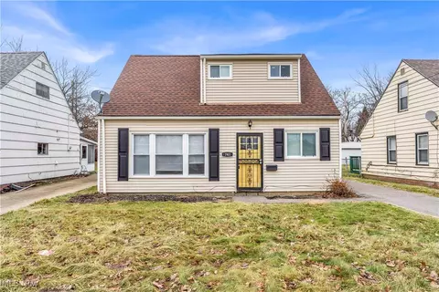 17401 Wayne Dr, Cleveland, OH 44128
