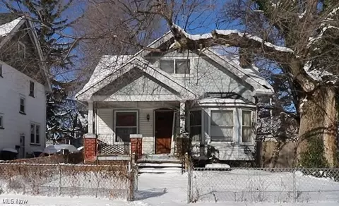 2300 Roanoke Ave, Cleveland, OH 44109
