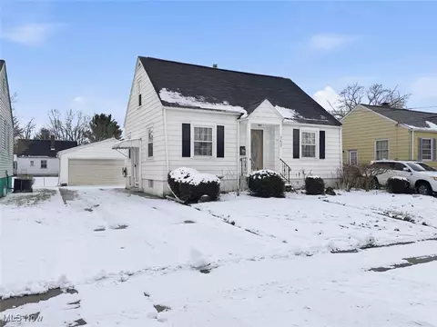 753 Packard St NW, Warren, OH 44483