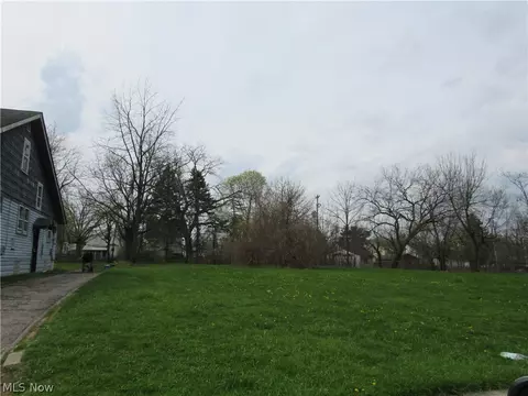 12212 Craven Ave, Cleveland, OH 44105