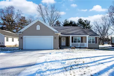 121 Carter Grove Dr, Smithville, OH 44677