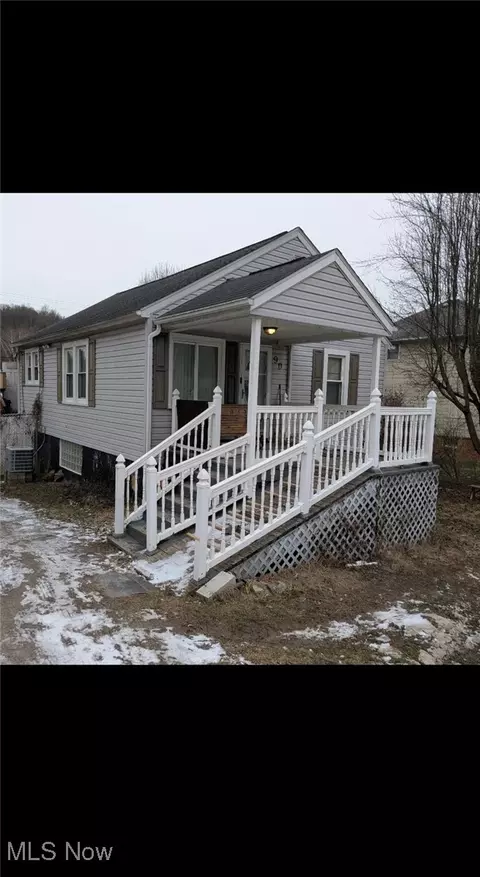 90 Mclaughlin St, Adena, OH 43901