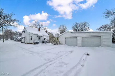 5100 Erwin St, Maple Heights, OH 44137 photo 33