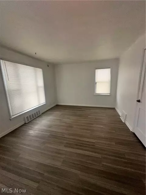 5100 Erwin St, Maple Heights, OH 44137 photo 6