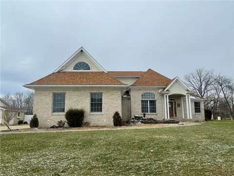 1193 Edgewood Cir NW, Carrollton, OH 44615