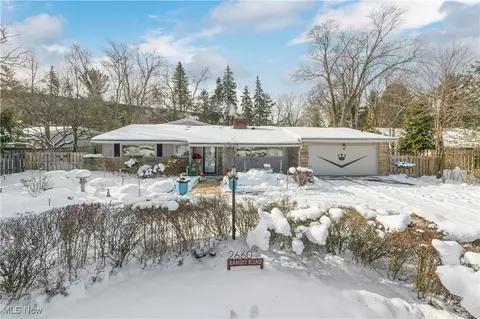 2660 Ramsay Rd, Beachwood, OH 44122