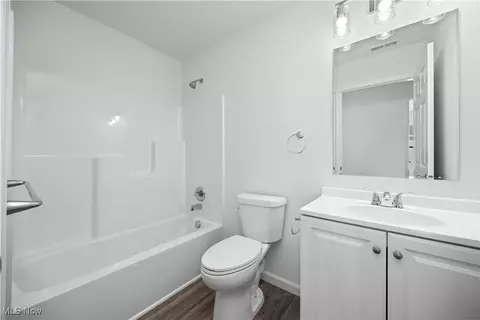 Bath - 1999 E Oldgate Rd, Sandusky, OH 44870 photo 2 of 2